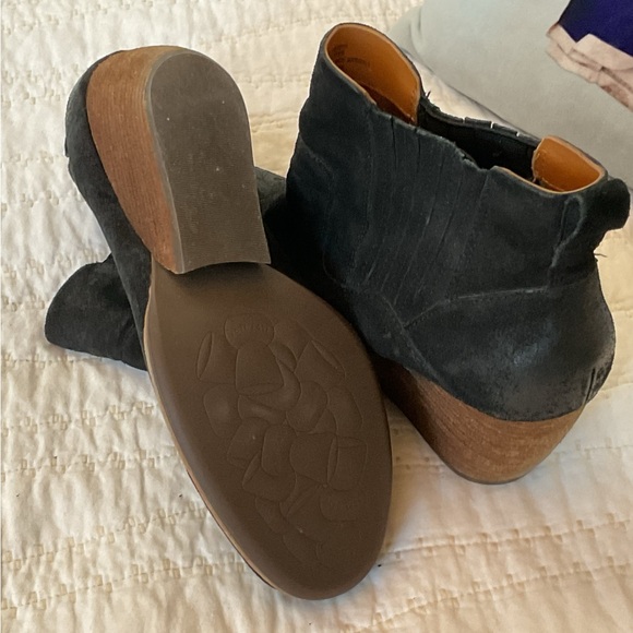 Kork-Ease Verdelet Black Suede Wedge Bootie 8 - Picture 5 of 9
